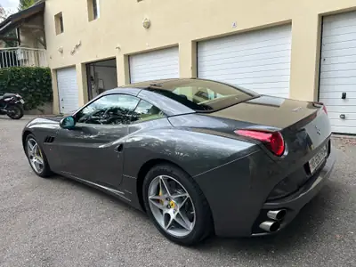 Ferrari California 4.3 — Cabriolet sport atmosphérique, 59'000 km, sans sinistre — Miniature 7