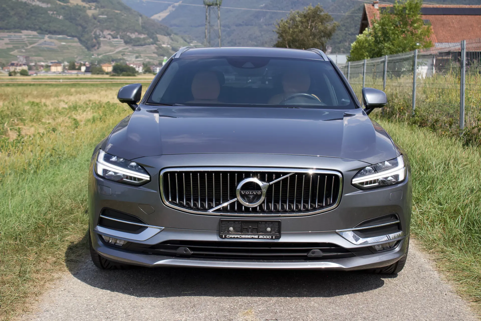 Volvo V90 2.0 T6 Inscription AWD — Élégance suédoise et performance tout-terrain