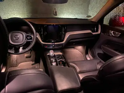 Volvo XC60 2.0 T8 Plug-in Hybrid — SUV premium 392 ch, faible consommation — détail