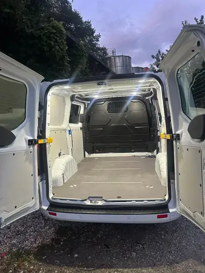 Ford Transit Custom 2.0 TDCi Sport — Utilitaire polyvalent, 79000 km, moteur robuste — Außenansicht