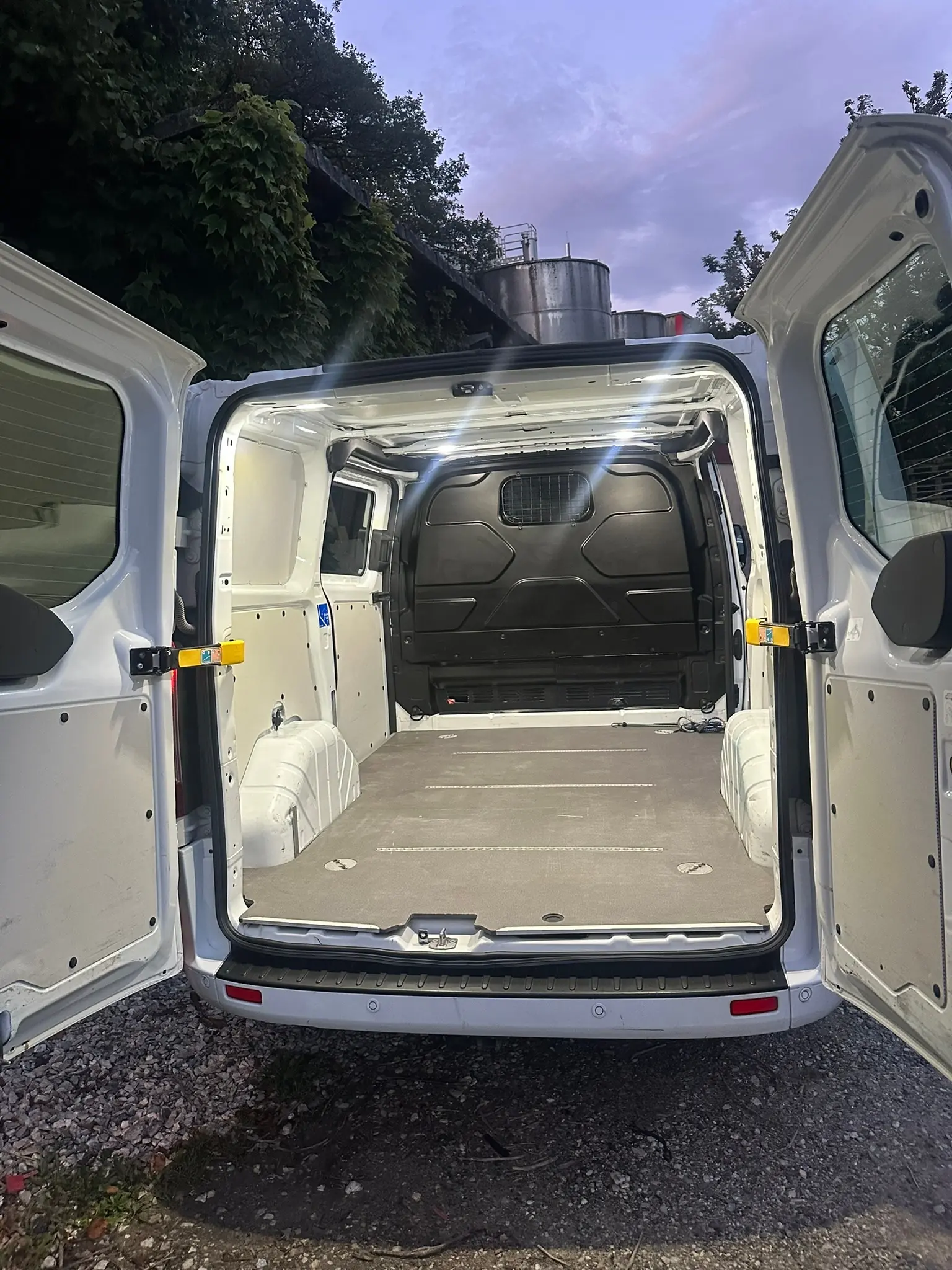 Ford Transit Custom 2.0 TDCi Sport — Utilitaire polyvalent, 79000 km, moteur robuste