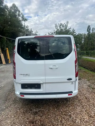 Ford Transit Custom 2.0 TDCi Sport — Utilitaire polyvalent, 79000 km, moteur robuste — Innenraum