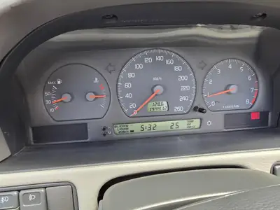 Volvo C70 2.0 T — Cabriolet élégant, moteur turbo performant, historique sans sinistre — détail