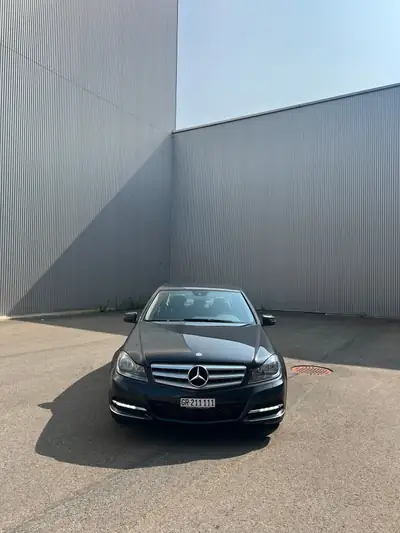 Mercedes-Benz C 250 CDI Avantgarde 4Matic — Berline premium diesel, traction intégrale — vista esterna