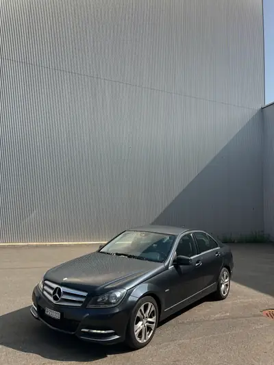 Mercedes-Benz C 250 CDI Avantgarde 4Matic — Berline premium diesel, traction intégrale — fianco