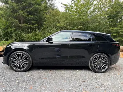 Range Rover Velar 2.0 T R-Dynamic SE — SUV premium British, entretien récent, kilométrage modéré — vue extérieure