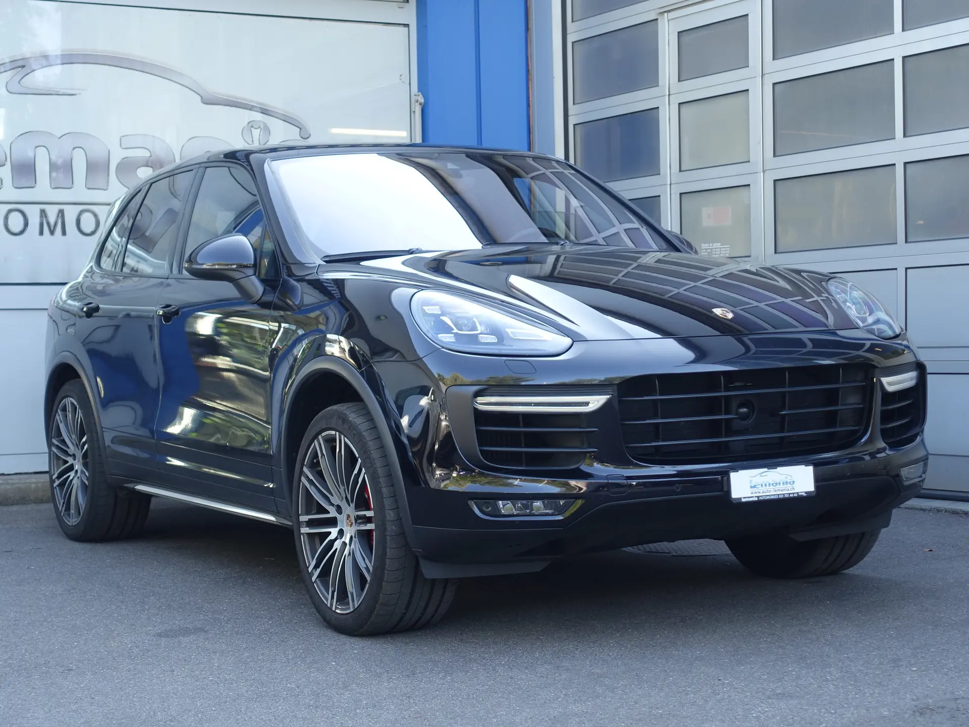 Porsche Cayenne Turbo 2014 — SUV sportif 520 ch, tous terrains maîtrisés