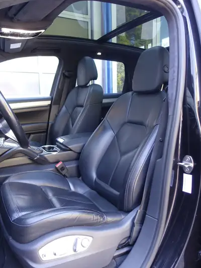 Porsche Cayenne Turbo 2014 — SUV sportif 520 ch, tous terrains maîtrisés — Miniature 9