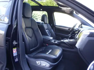 Porsche Cayenne Turbo 2014 — SUV sportif 520 ch, tous terrains maîtrisés — Miniature 12