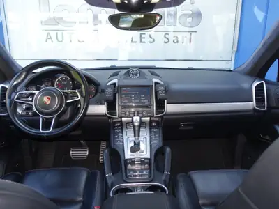 Porsche Cayenne Turbo 2014 — SUV sportif 520 ch, tous terrains maîtrisés — Miniature 13