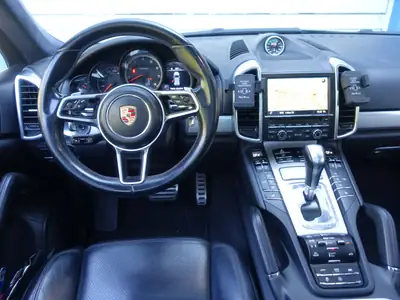 Porsche Cayenne Turbo 2014 — SUV sportif 520 ch, tous terrains maîtrisés — Miniature 14
