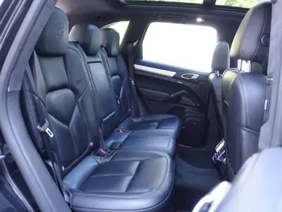 Porsche Cayenne Turbo 2014 — SUV sportif 520 ch, tous terrains maîtrisés — Miniature 19
