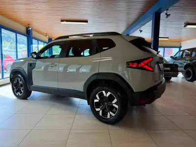 Dacia Duster TCe 130 48V Extreme 4x4 — SUV robuste hybride léger, 89'000 km — tableau de bord