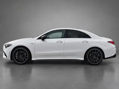 Mercedes-Benz CLA 35 AMG 4matic — Élégance sportive et traction intégrale — fianco