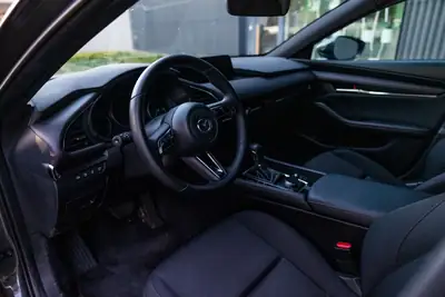 Mazda 3 Homura 2.0 186 PS — Mild-Hybrid, automatique, état impeccable — arrière
