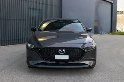 Mazda 3 Homura 2.0 186 PS — Mild-Hybrid, automatique, état impeccable — côté