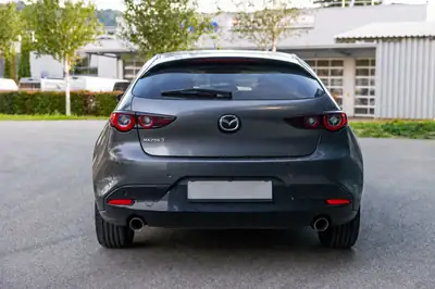 Mazda 3 Homura 2.0 186 PS — Mild-Hybrid, automatique, état impeccable — détail