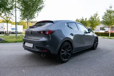 Mazda 3 Homura 2.0 186 PS — Mild-Hybrid, automatique, état impeccable — Miniature 8