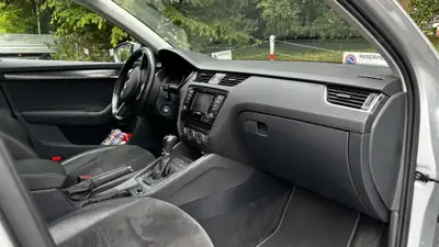 Skoda Octavia 1.8 TSI 180 4x4 DSG — Familiale robuste, transmission intégrale et 80 000 km — interior