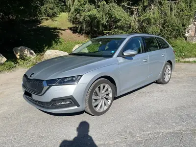 Skoda Octavia Combi 2.0 TDI 200 4x4 — Monospace diesel robuste, 52'000 km seulement — exterior view