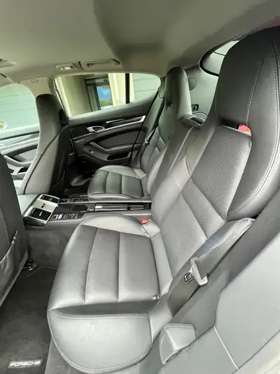 Porsche Panamera 3.0 V6 4S PDK — Berline sport prestige, kilométrage autoroute — Armaturenbrett