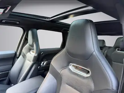 Range Rover Sport SVR 5.0 V8 — 575 ch de puissance brute, finition premium — Miniatura 11