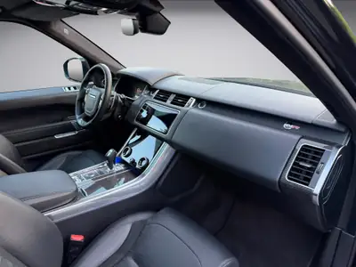 Range Rover Sport SVR 5.0 V8 — 575 ch de puissance brute, finition premium — Miniatura 15