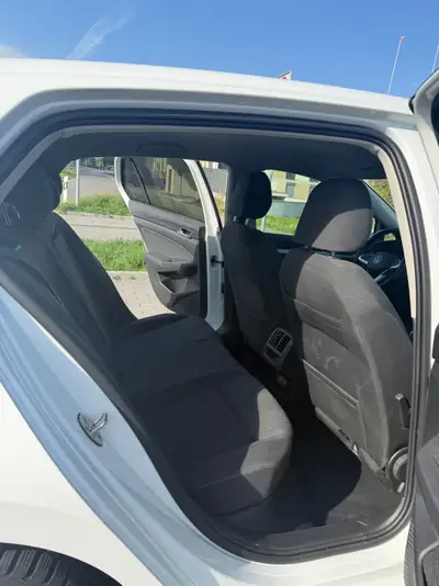 VW Golf 1.5 eTSI 130 PS — Citadine efficace avec technologie hybride légère — dettaglio