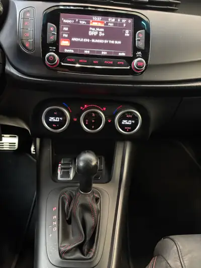 Alfa Romeo Giulietta 1750 TBi Veloce TCT — Sportive italienne entretenue, prête à rouler — tableau de bord