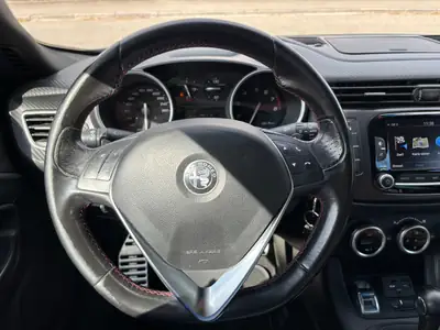 Alfa Romeo Giulietta 1750 TBi Veloce TCT — Sportive italienne entretenue, prête à rouler — intérieur