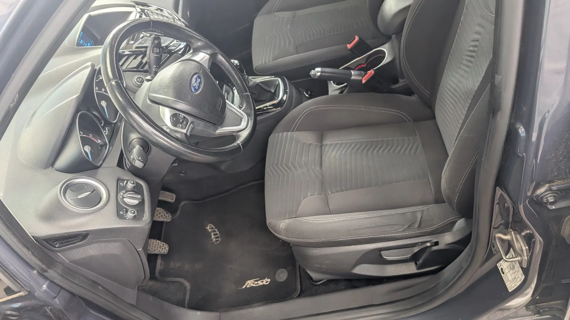 Ford Fiesta 2013 occasion Perroy — 5