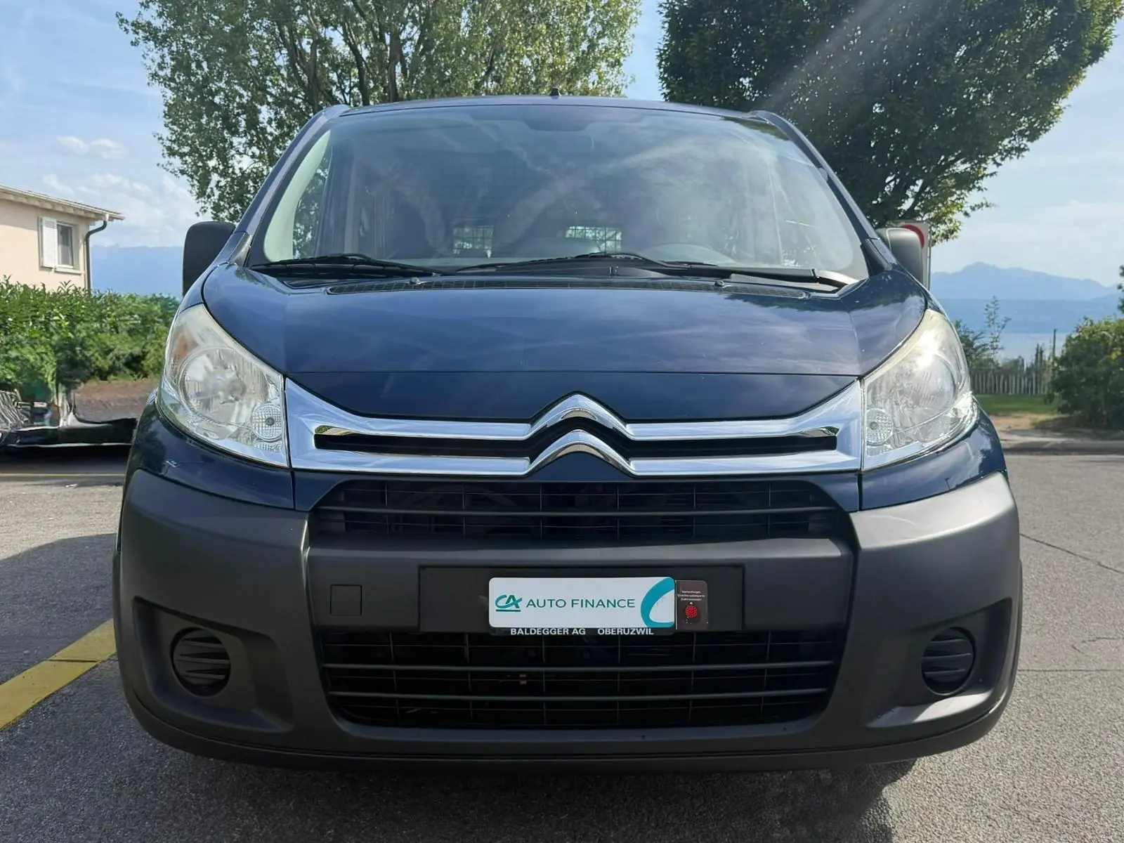 Citroën Jumpy 2.0 HDi L2H1 — Utilitaire spacieux 8 places, économique et fiable — Außenansicht