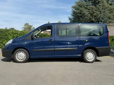 Citroën Jumpy 2.0 HDi L2H1 — Utilitaire spacieux 8 places, économique et fiable — Heckansicht