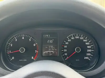 Volkswagen Polo 1.2 6V Trendline — Citadine fiable, entretien suivi, 64000 km — Miniatura 9
