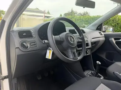 Volkswagen Polo 1.2 6V Trendline — Citadine fiable, entretien suivi, 64000 km — Miniatura 10