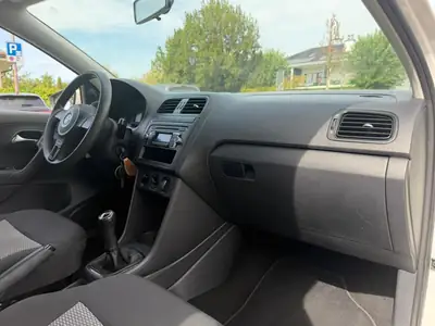 Volkswagen Polo 1.2 6V Trendline — Citadine fiable, entretien suivi, 64000 km — Miniatura 12