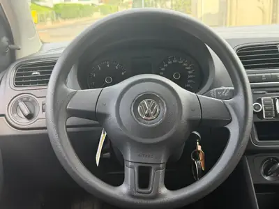 Volkswagen Polo 1.2 6V Trendline — Citadine fiable, entretien suivi, 64000 km — Miniatura 13