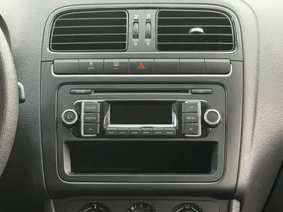 Volkswagen Polo 1.2 6V Trendline — Citadine fiable, entretien suivi, 64000 km — Miniatura 21