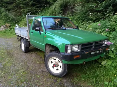 Toyota Hilux 4WD 1989 — Le pickup légendaire, robustesse éprouvée et 4x4 intégral — arrière