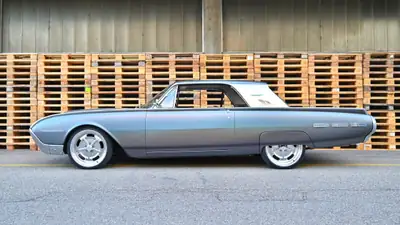 Ford Thunderbird 1962 — Légende américaine, 303 ch, kilométrage exceptionnel — arrière