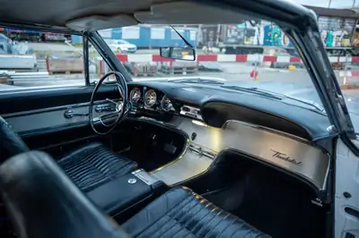 Ford Thunderbird 1962 — Légende américaine, 303 ch, kilométrage exceptionnel — Miniature 7