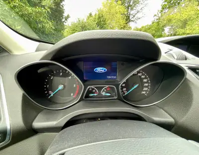 Ford Kuga 2.0 TDCi 140 Titanium — SUV fiable, sans sinistre, consommation maîtrisée — fianco