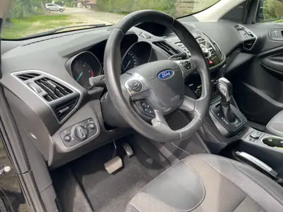 Ford Kuga 2.0 TDCi 140 Titanium — SUV fiable, sans sinistre, consommation maîtrisée — dettaglio