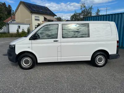 VW T5 Transporter — Utilitaire fiable 140 ch diesel, faible kilométrage — side view