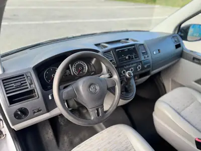 VW T5 Transporter — Utilitaire fiable 140 ch diesel, faible kilométrage — detail