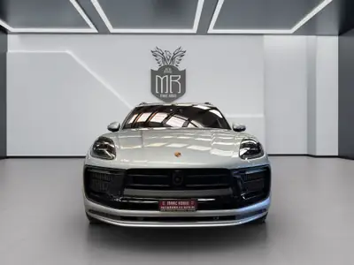 Porsche Macan GTS PDK 2024 — SUV sportif haute performance, kilométrage quasi neuf — côté