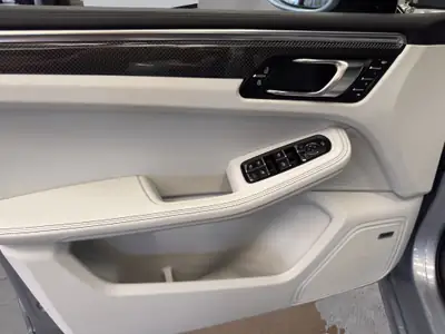 Porsche Macan GTS PDK 2024 — SUV sportif haute performance, kilométrage quasi neuf — Miniature 25