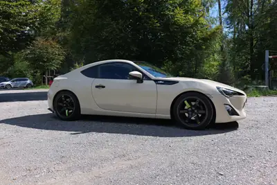 Toyota GT 86 2.0 D-4S Sport — Coupé sportif authentique, propulsion arrière, 200 ch — côté