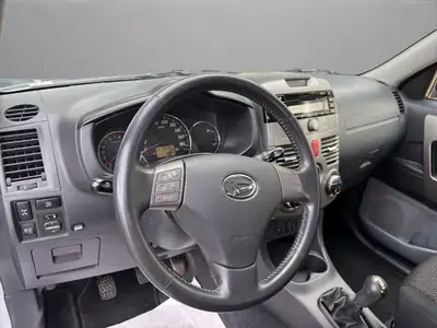 Daihatsu Terios 1.5 16V SX 4WD — SUV compact robuste, 4x4 intégral et sans sinistre — Miniatura 10