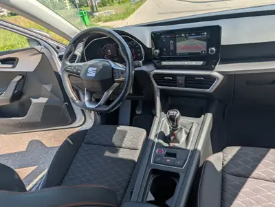 SEAT Leon 1.5 TSI — Berline compacte entretenue, historique complet — Miniature 10